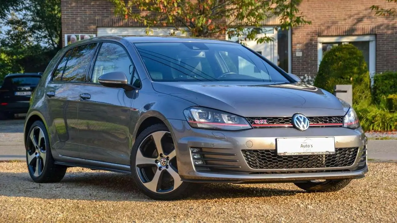 Photo 1 : Volkswagen Golf 2015 Petrol