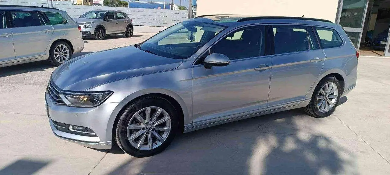 Photo 1 : Volkswagen Passat 2018 Diesel