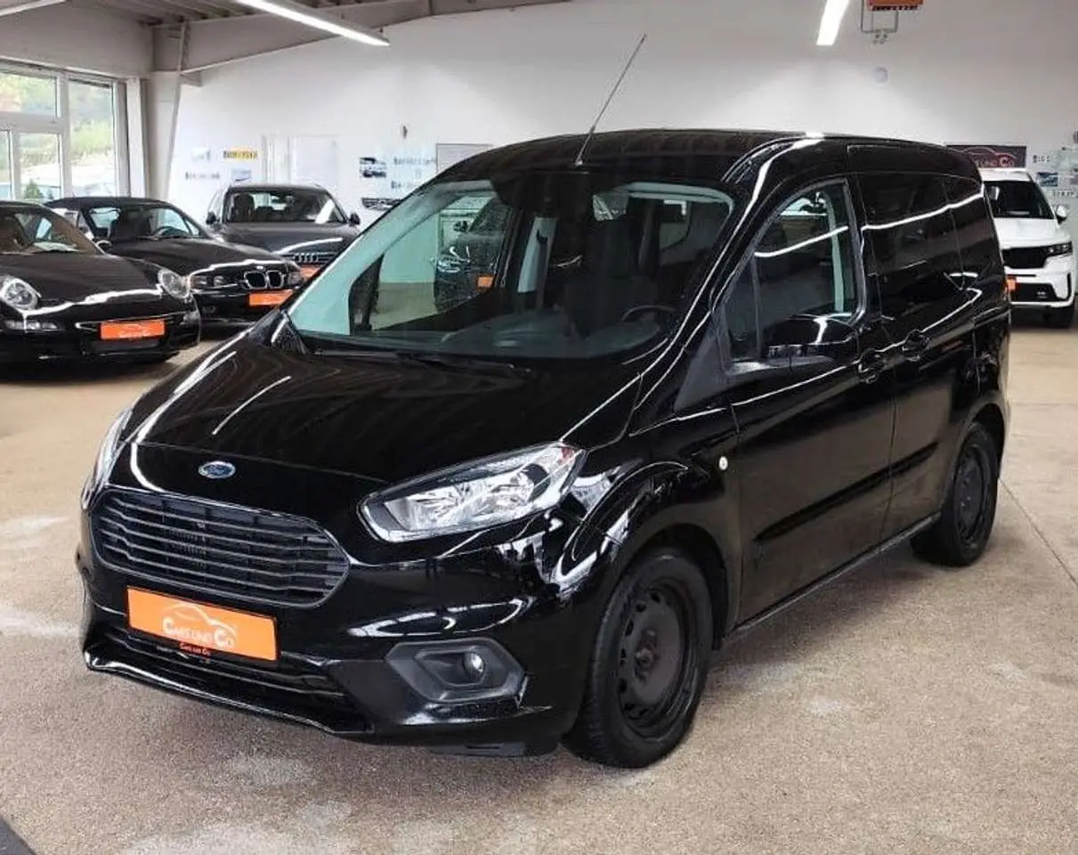 Photo 1 : Ford Tourneo 2019 Essence