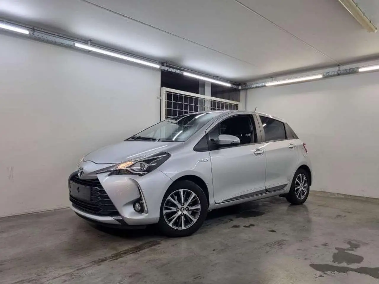 Photo 1 : Toyota Yaris 2020 Hybrid