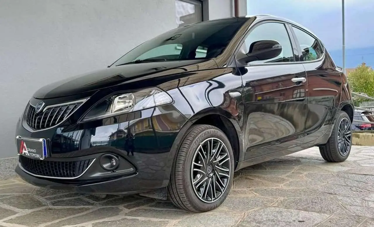 Photo 1 : Lancia Ypsilon 2023 Hybride