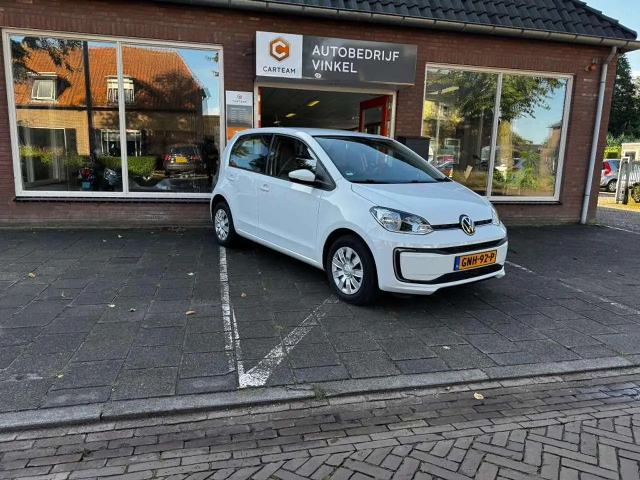 Photo 1 : Volkswagen Up! 2021 Électrique