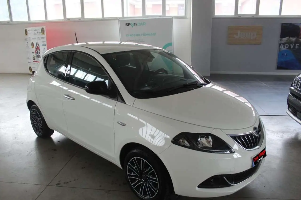 Photo 1 : Lancia Ypsilon 2023 Hybrid