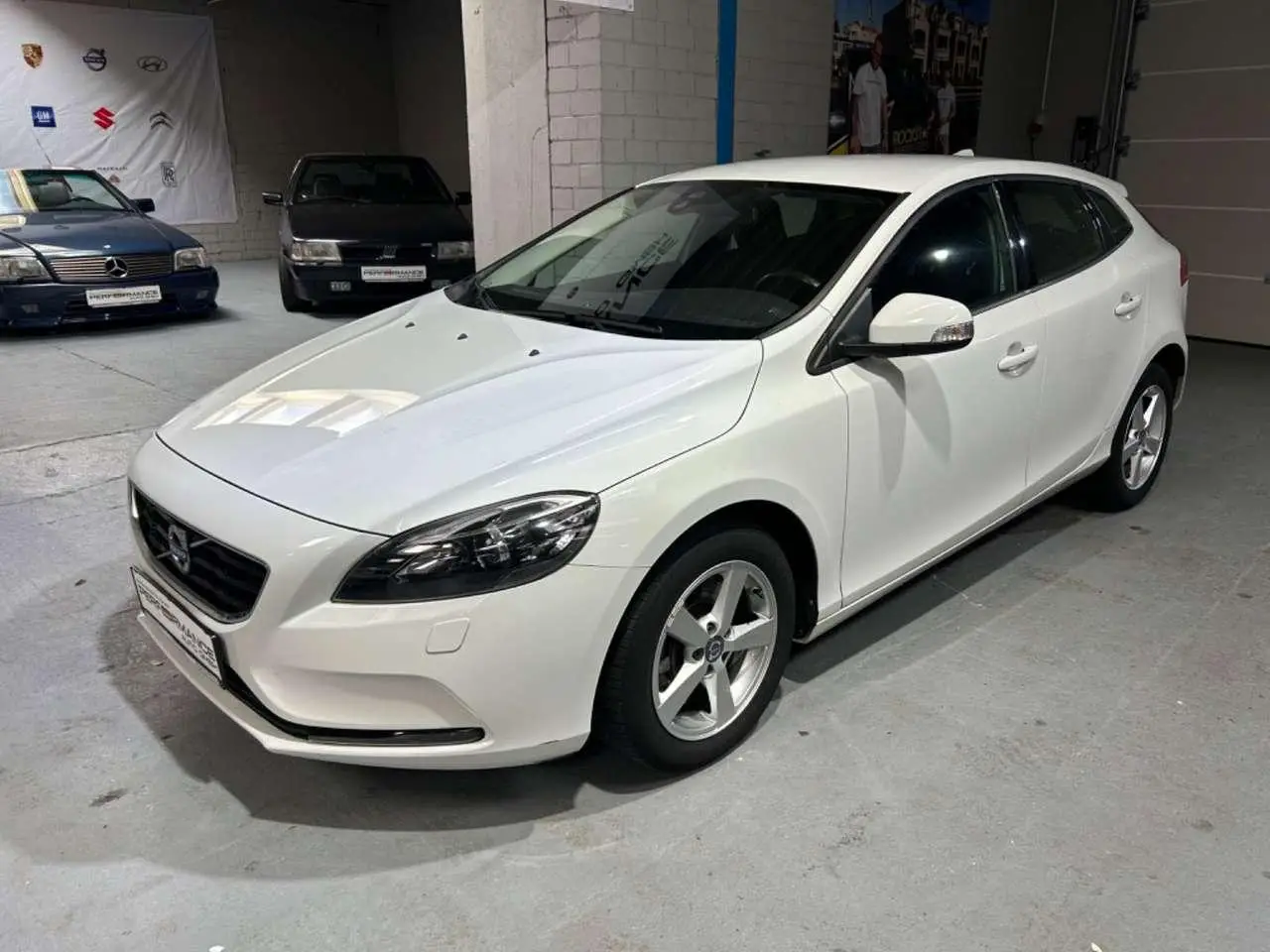 Photo 1 : Volvo V40 2015 Diesel