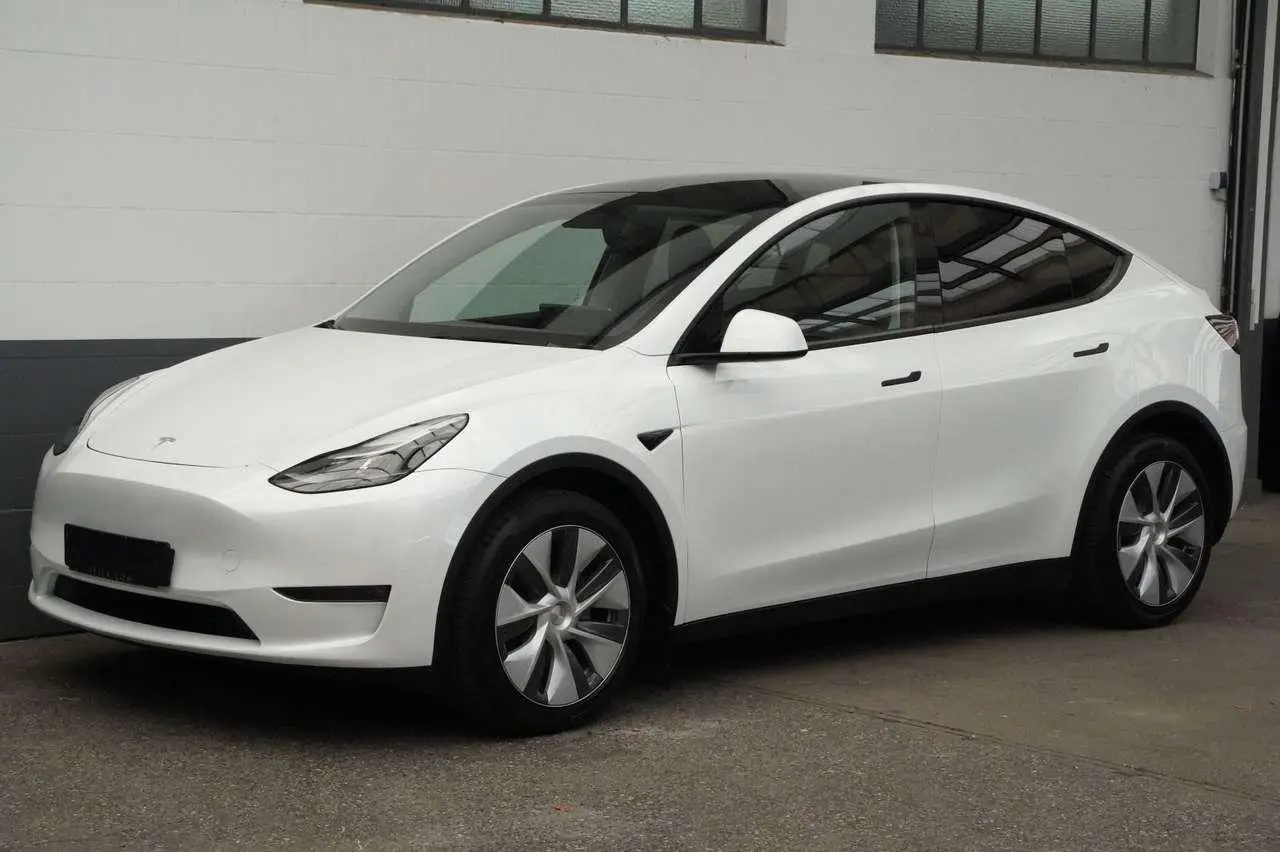 Photo 1 : Tesla Model Y 2023 Electric