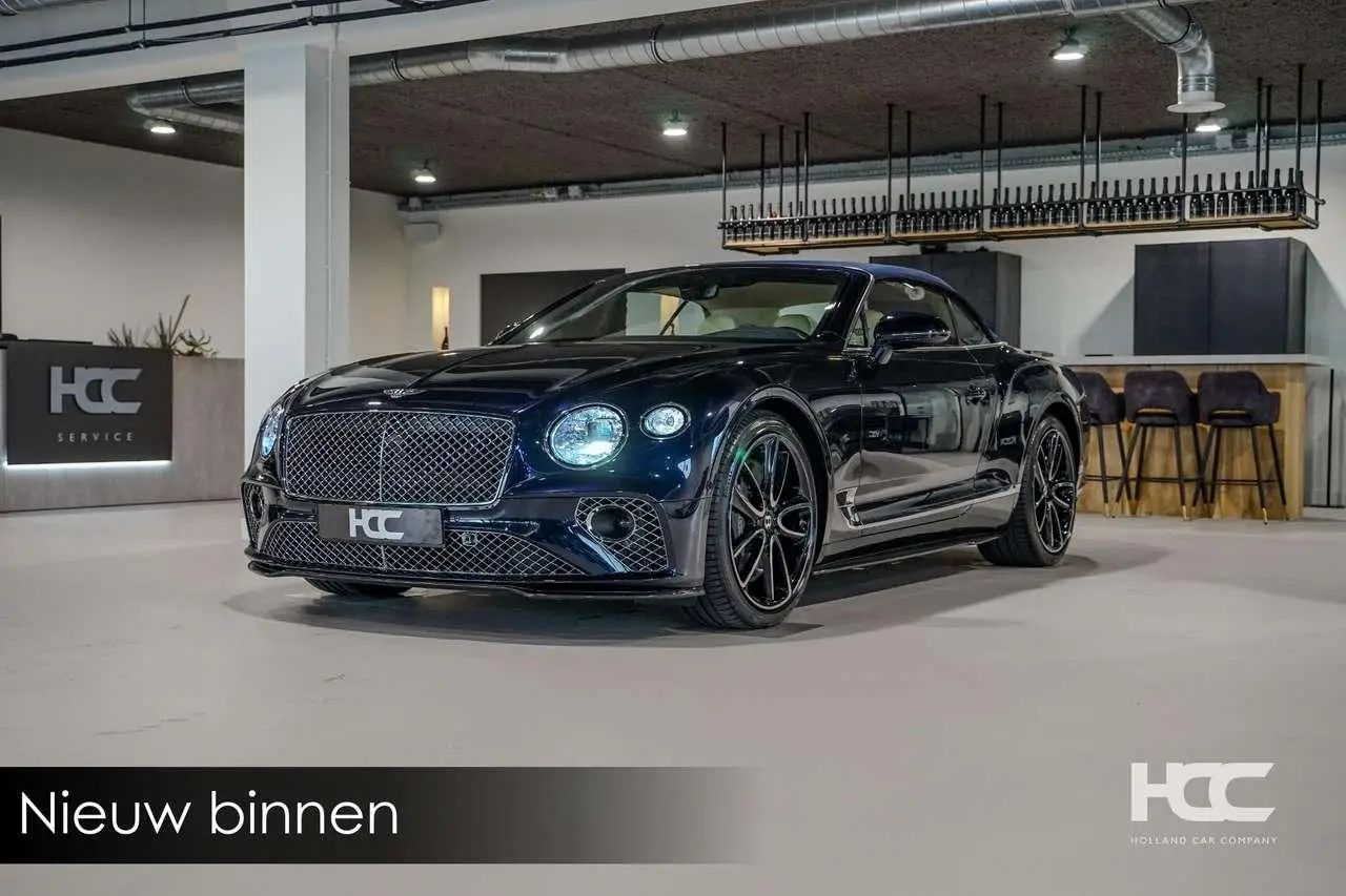 Photo 1 : Bentley Continental 2022 Essence