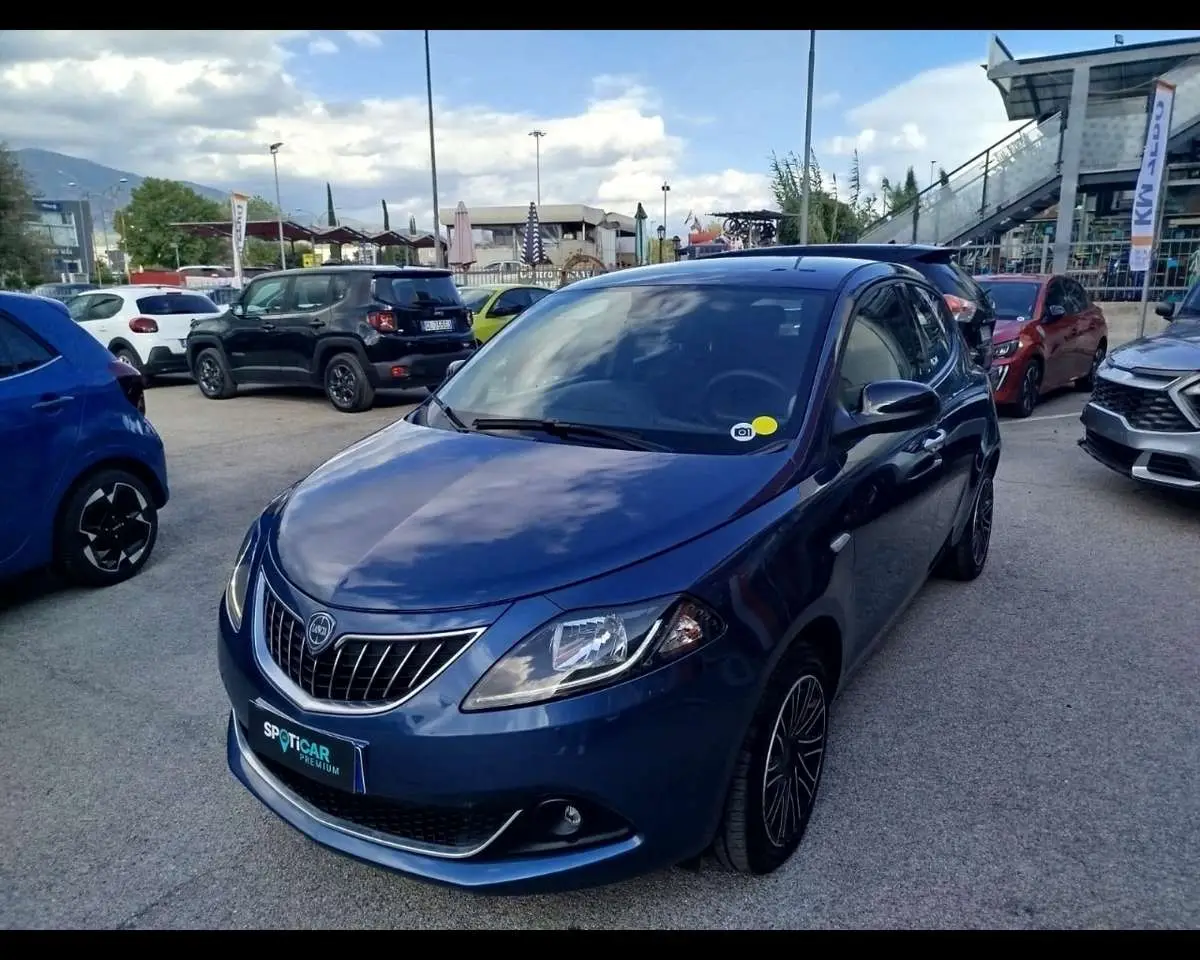 Photo 1 : Lancia Ypsilon 2023 Hybride