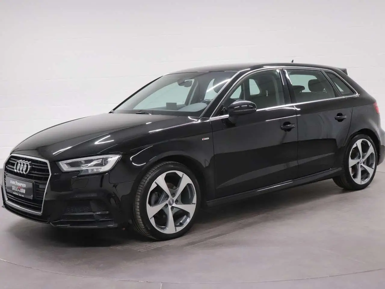 Photo 1 : Audi A3 2017 Petrol