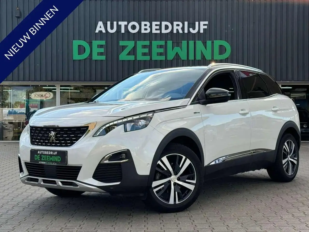 Photo 1 : Peugeot 3008 2017 Petrol