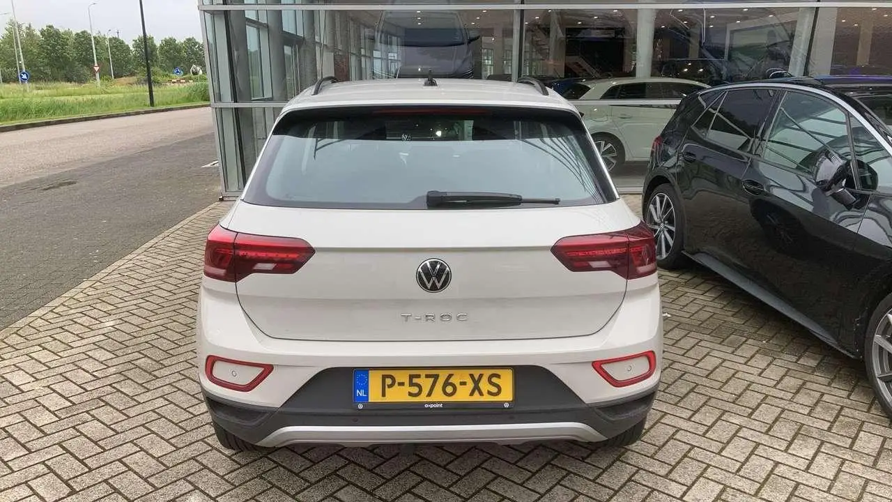 Photo 1 : Volkswagen T-roc 2022 Essence