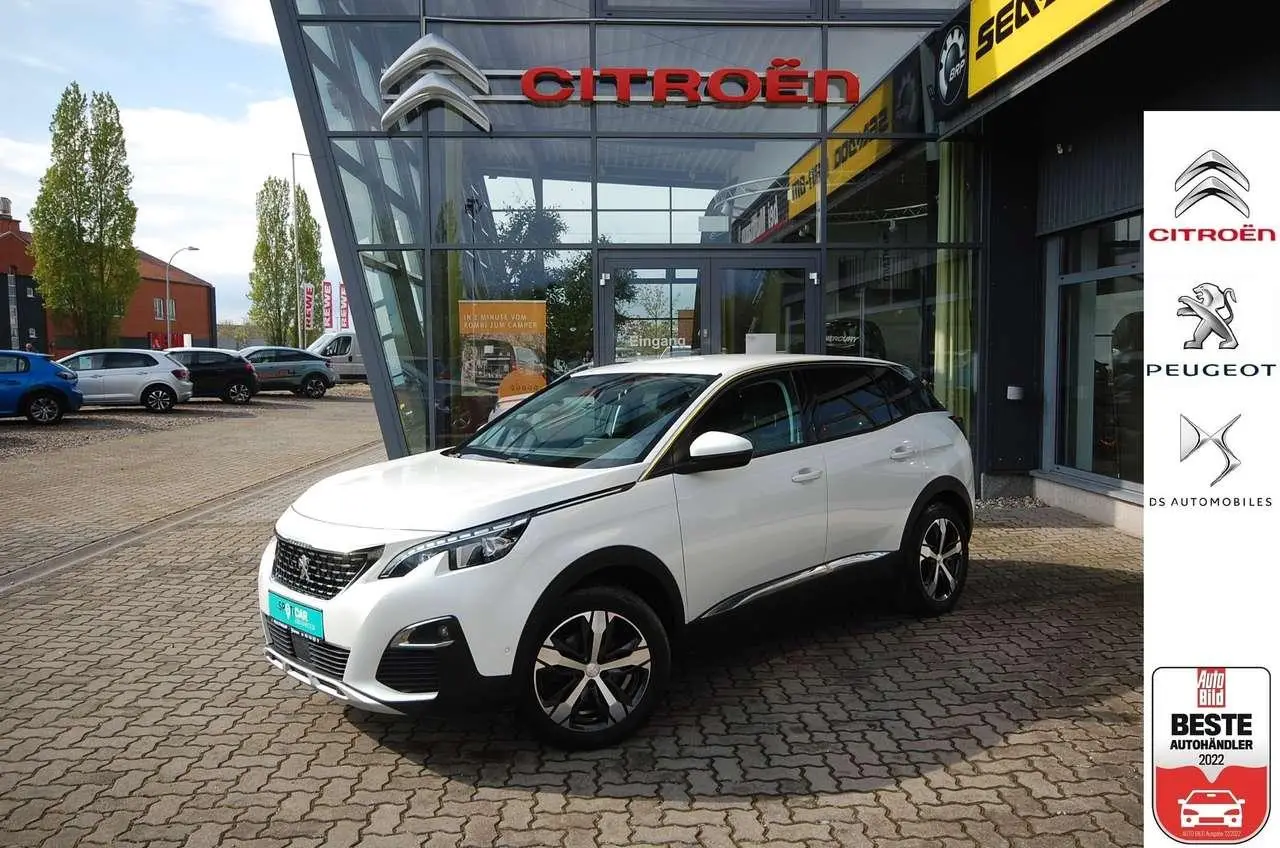 Photo 1 : Peugeot 3008 2019 Petrol