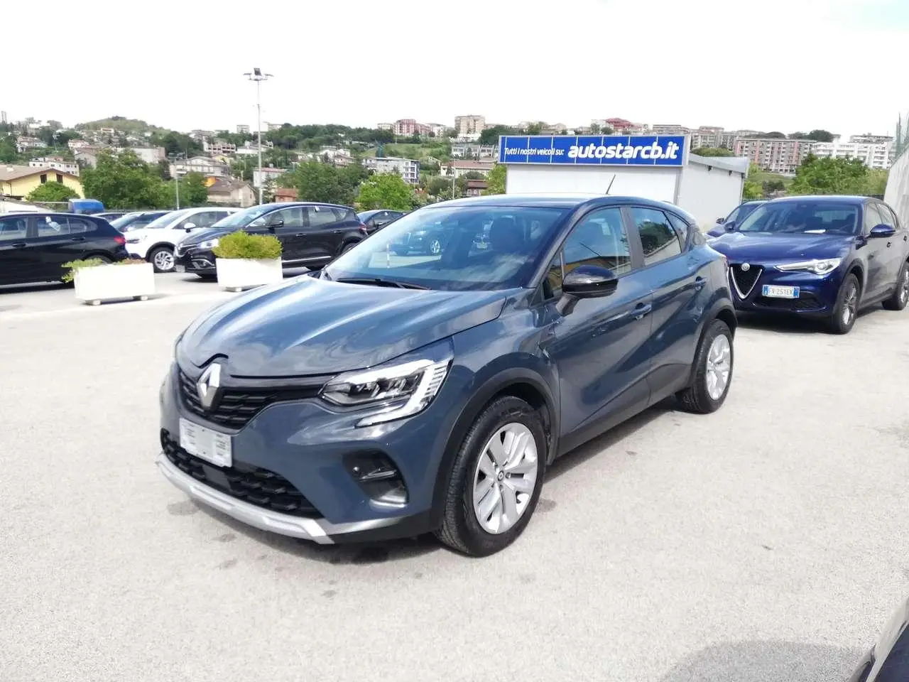 Photo 1 : Renault Captur 2023 Petrol