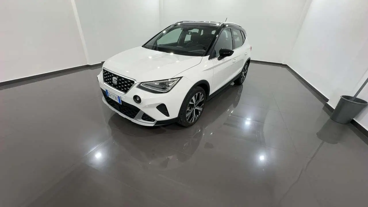 Photo 1 : Seat Arona 2023 Petrol