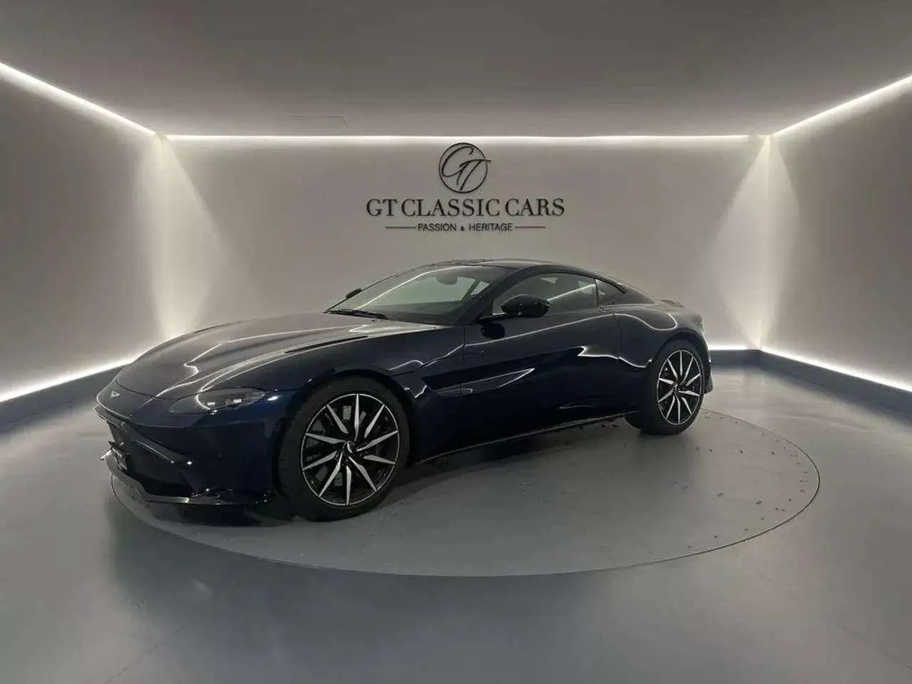 Photo 1 : Aston Martin Vantage 2020 Petrol