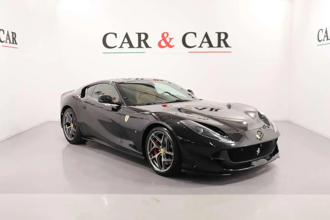 Photo 1 : Ferrari 812 2018 Petrol