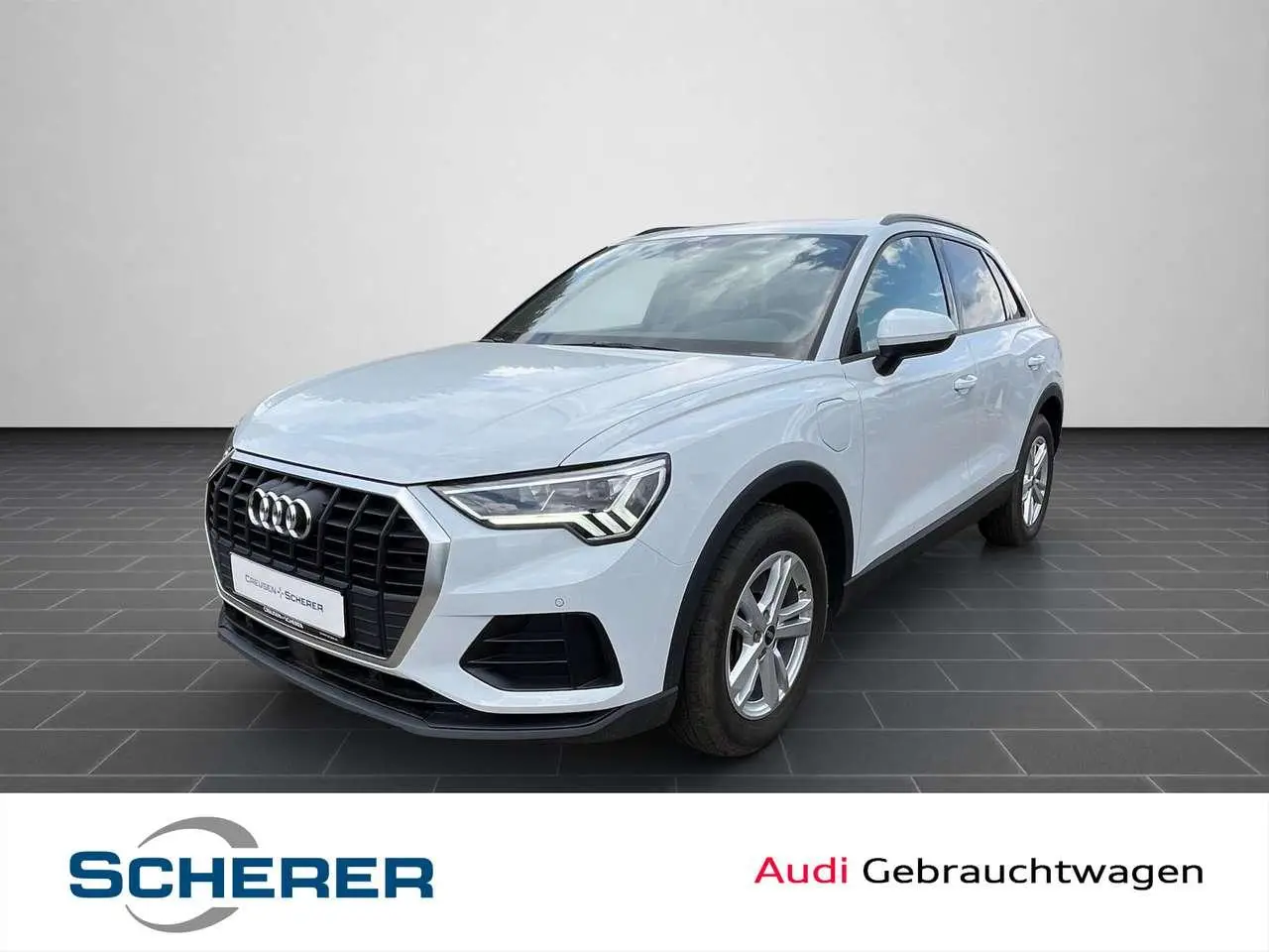 Photo 1 : Audi Q3 2022 Hybrid