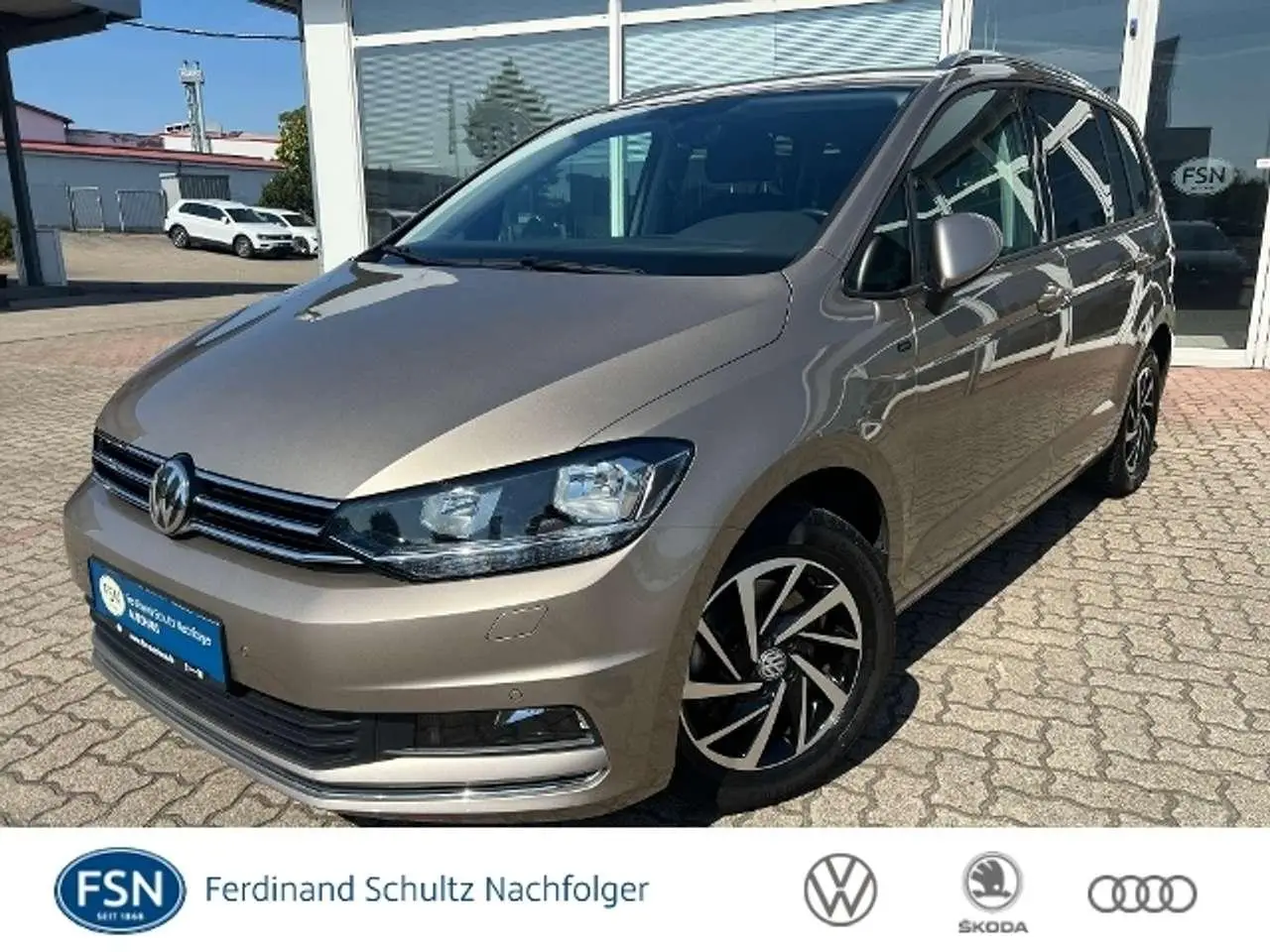 Photo 1 : Volkswagen Touran 2018 Essence