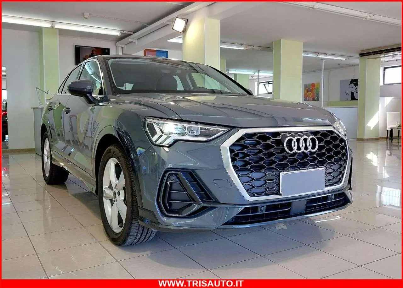 Photo 1 : Audi Q3 2024 Diesel