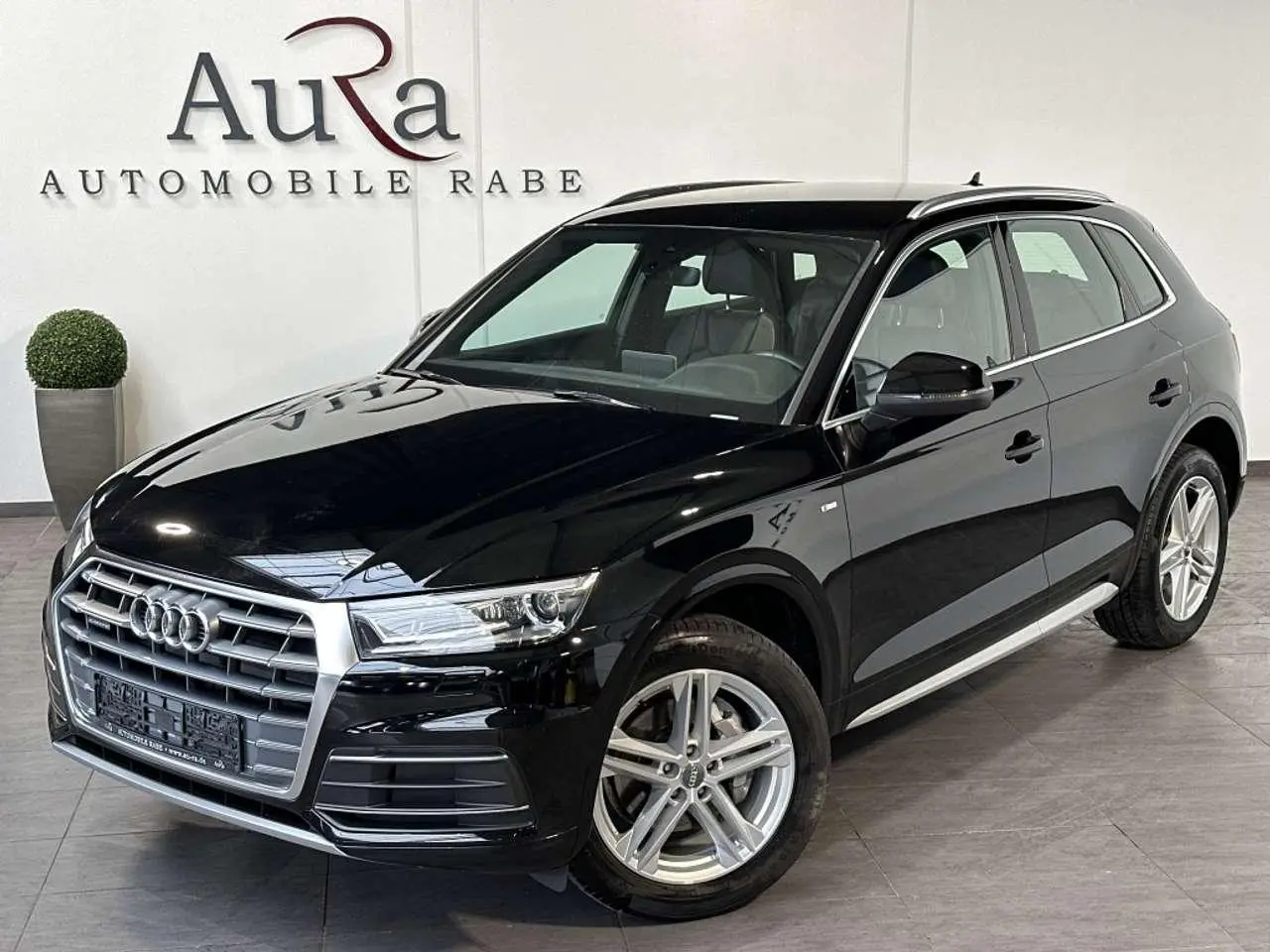 Photo 1 : Audi Q5 2020 Petrol