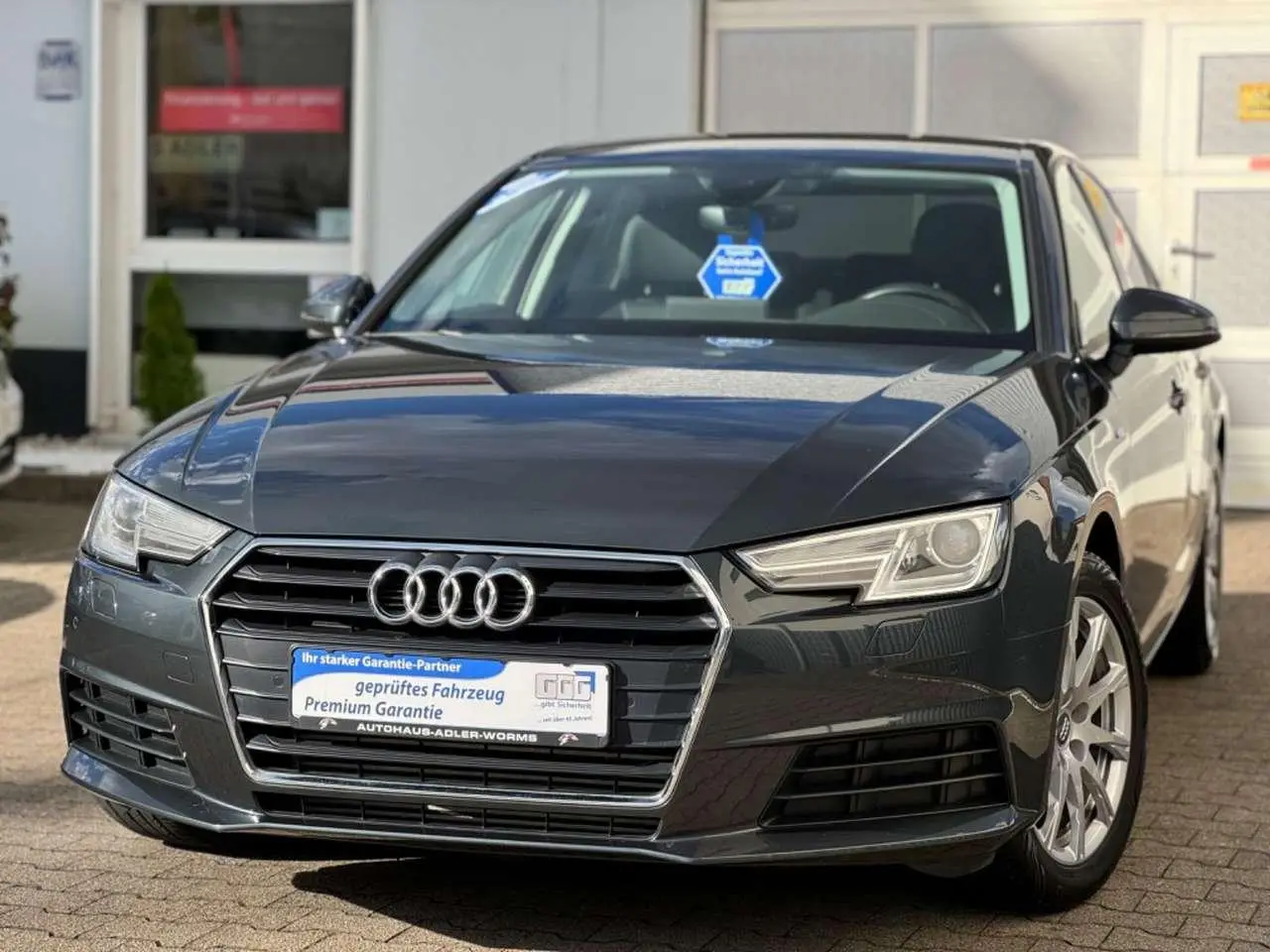 Photo 1 : Audi A4 2017 Petrol