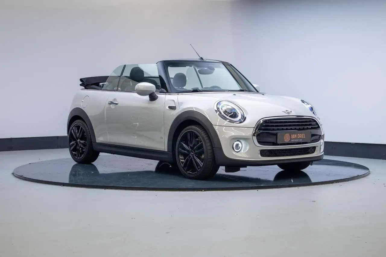 Photo 1 : Mini Cooper 2020 Essence