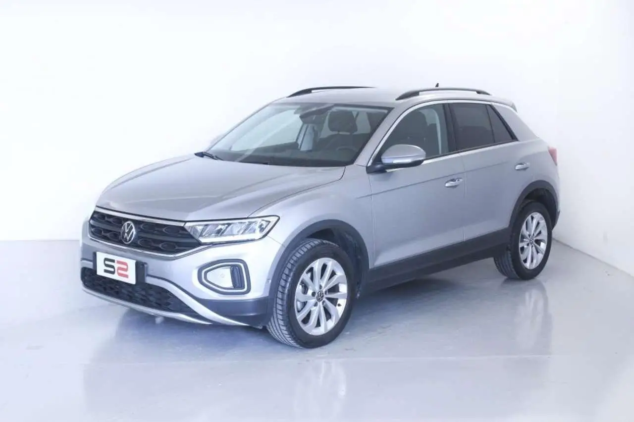 Photo 1 : Volkswagen T-roc 2022 Essence