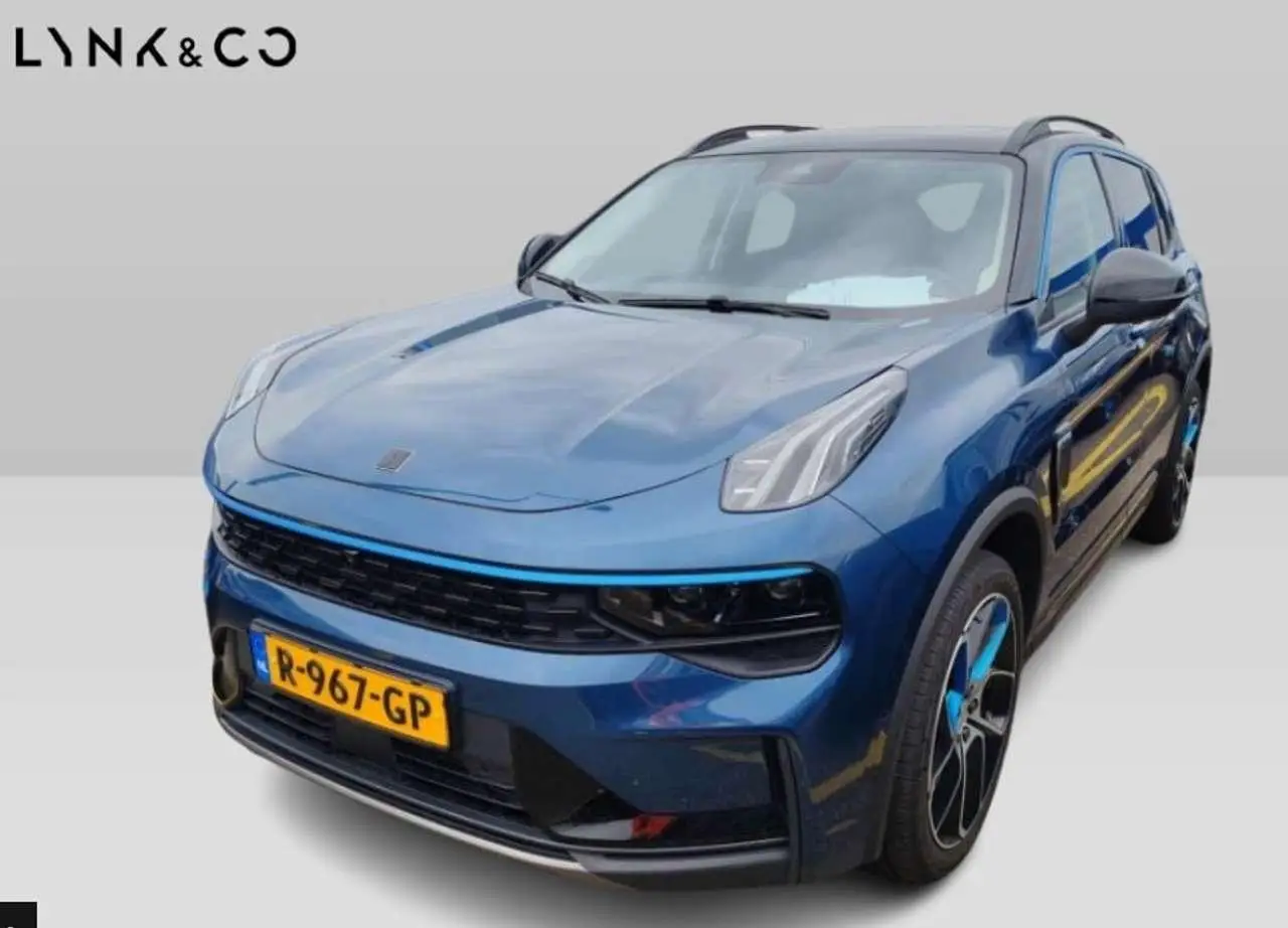 Photo 1 : Lynk & Co 01 2022 Hybrid