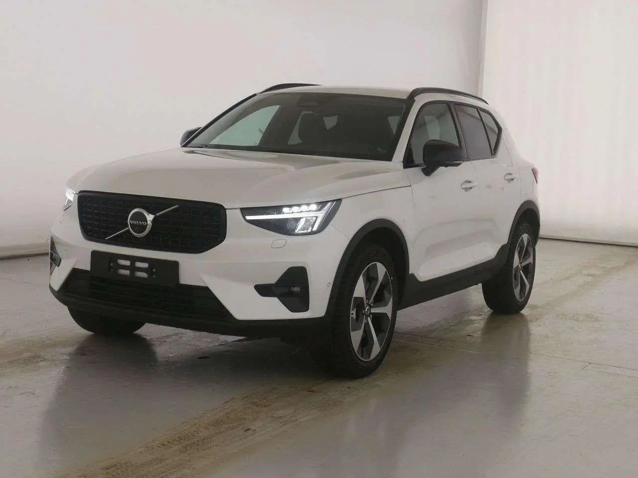 Photo 1 : Volvo Xc40 2024 Hybride