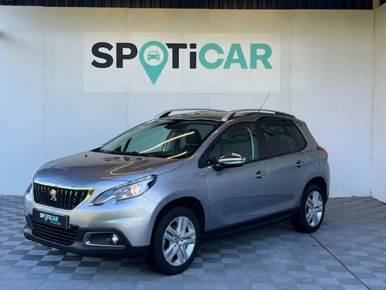 Photo 1 : Peugeot 2008 2018 Petrol