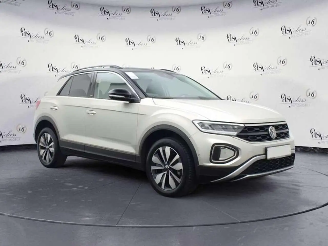 Photo 1 : Volkswagen T-roc 2024 Essence