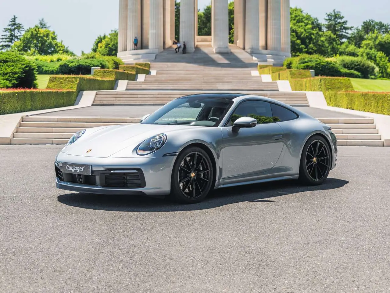 Photo 1 : Porsche 992 2019 Petrol