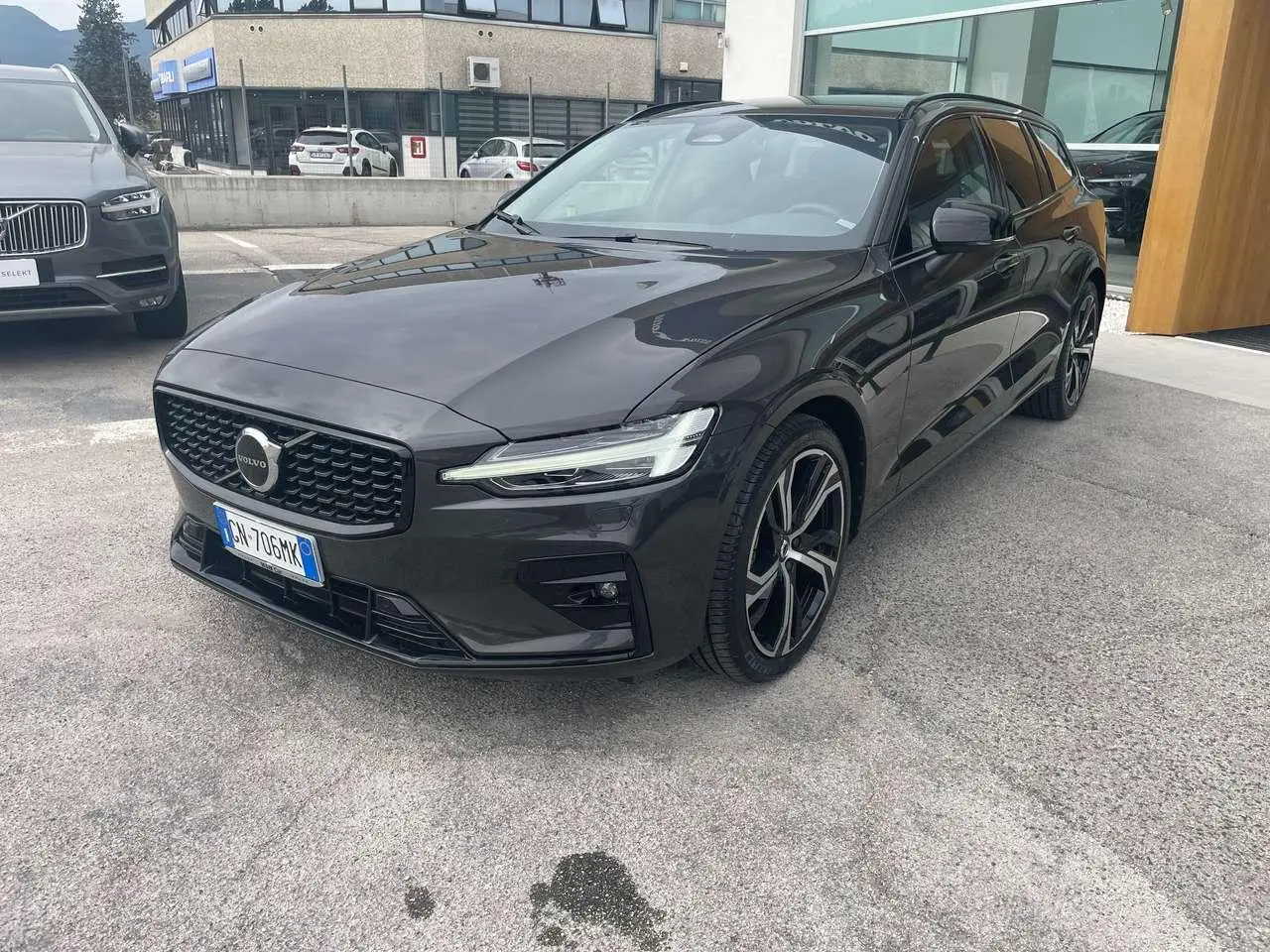 Photo 1 : Volvo V60 2023 Hybride