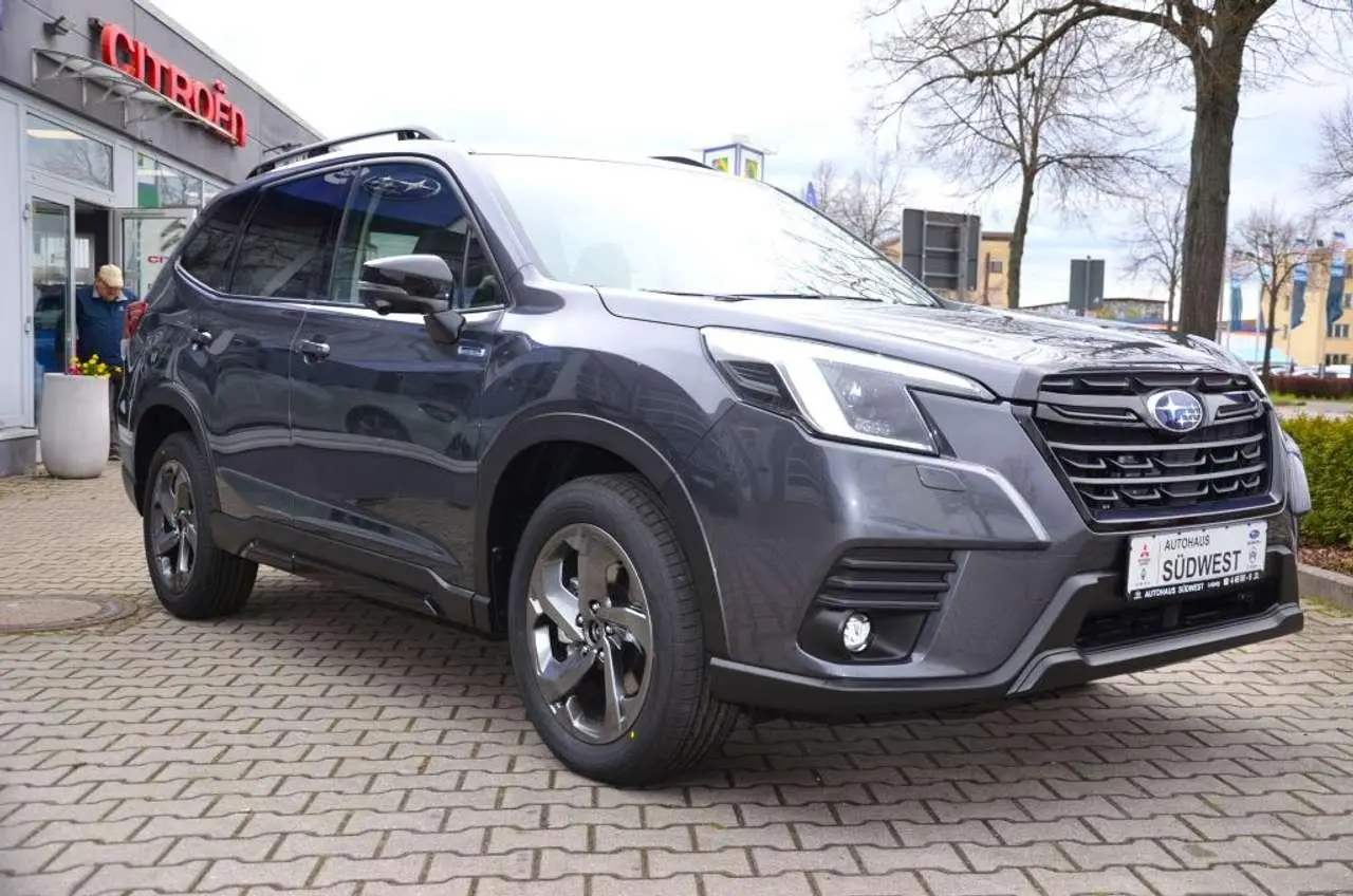 Photo 1 : Subaru Forester 2024 Hybrid