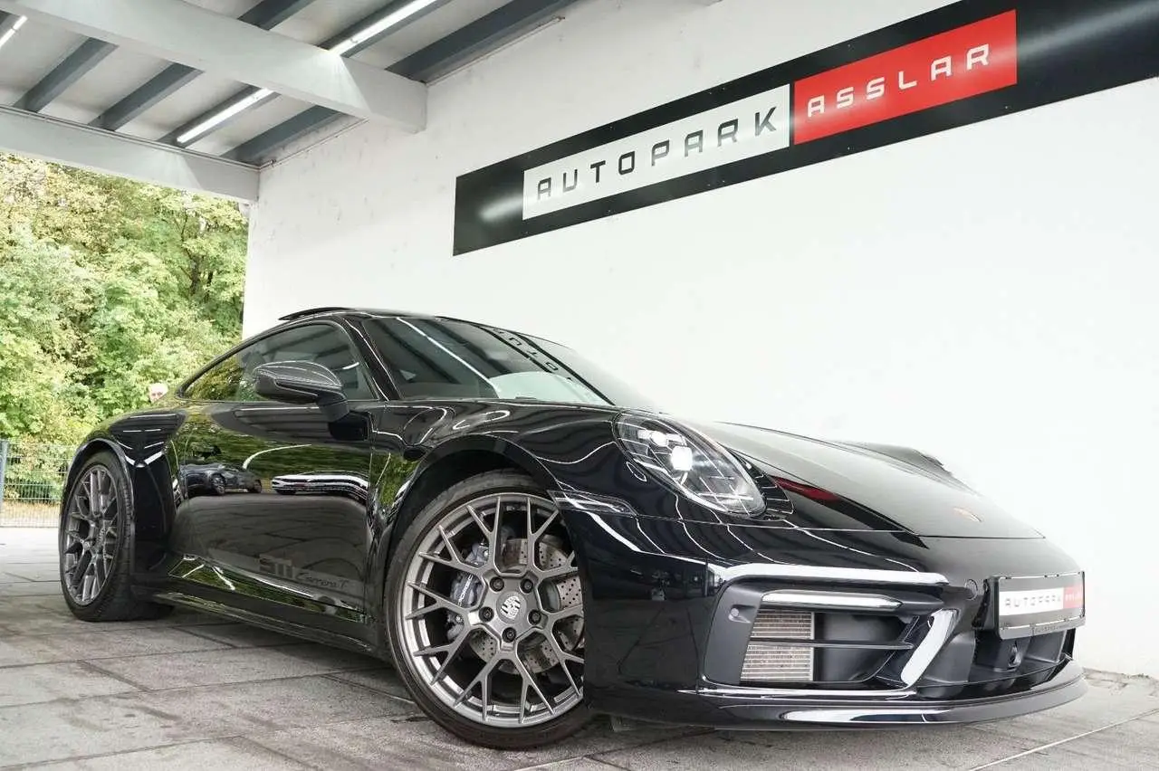 Photo 1 : Porsche 992 2023 Essence