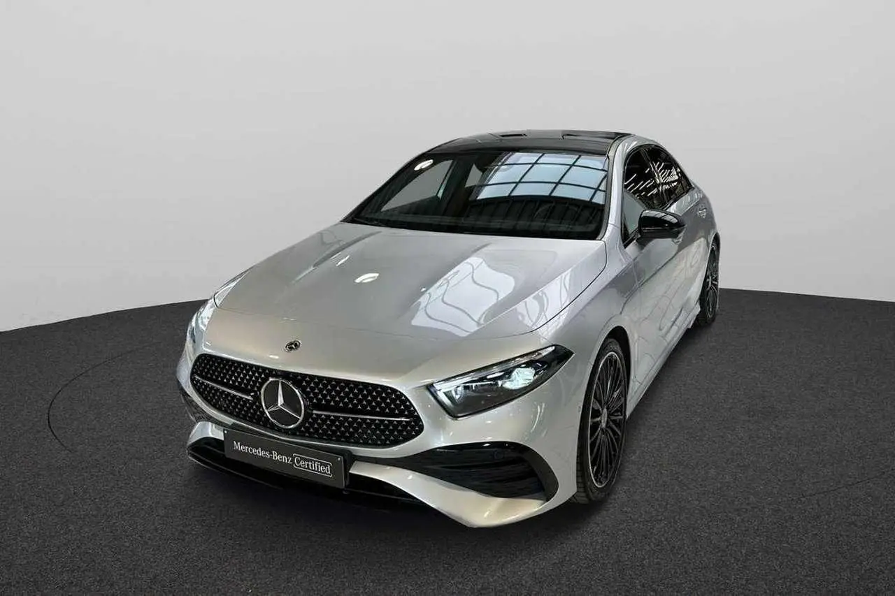 Photo 1 : Mercedes-benz Classe A 2023 Petrol