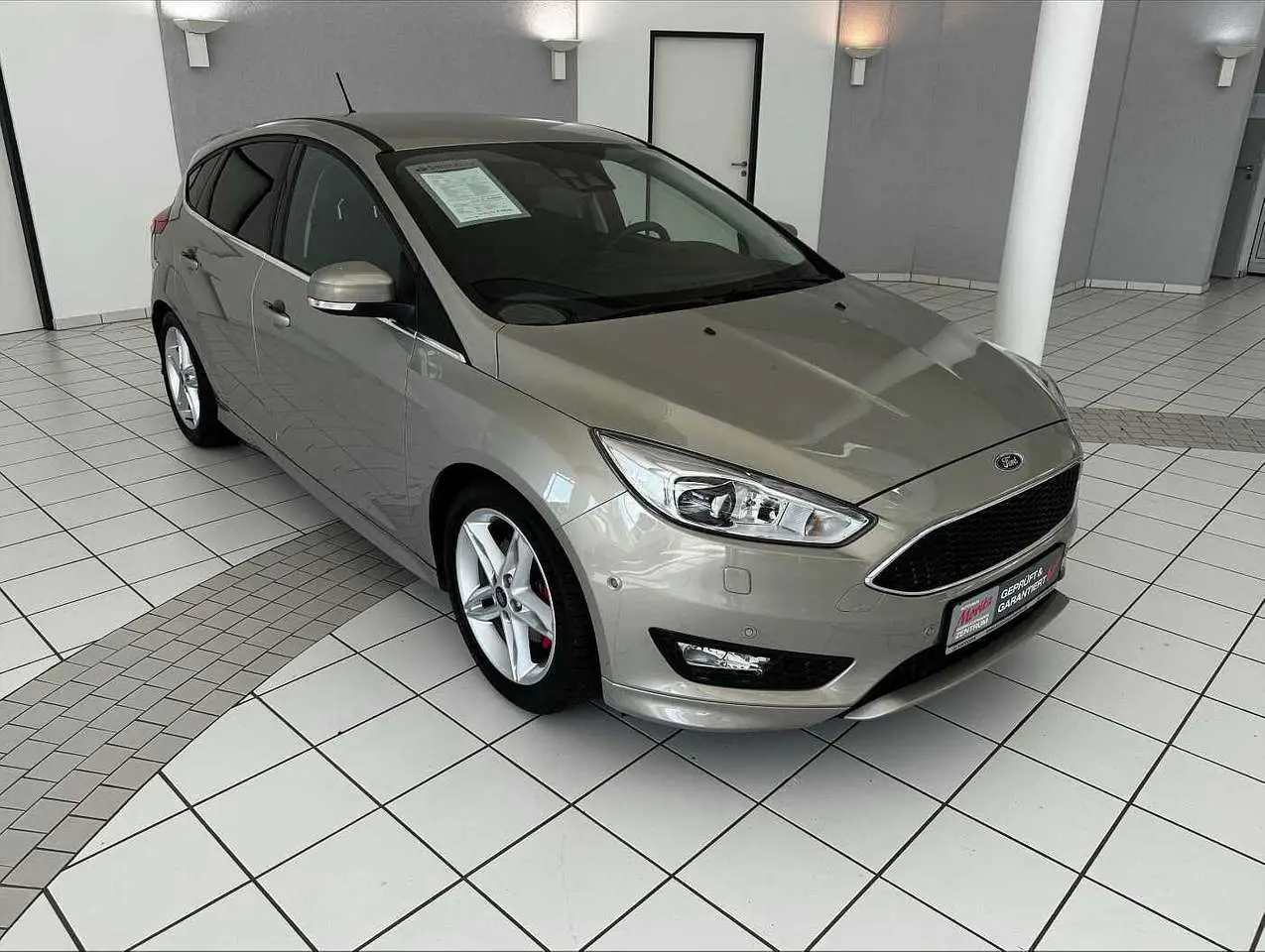 Photo 1 : Ford Focus 2018 Petrol