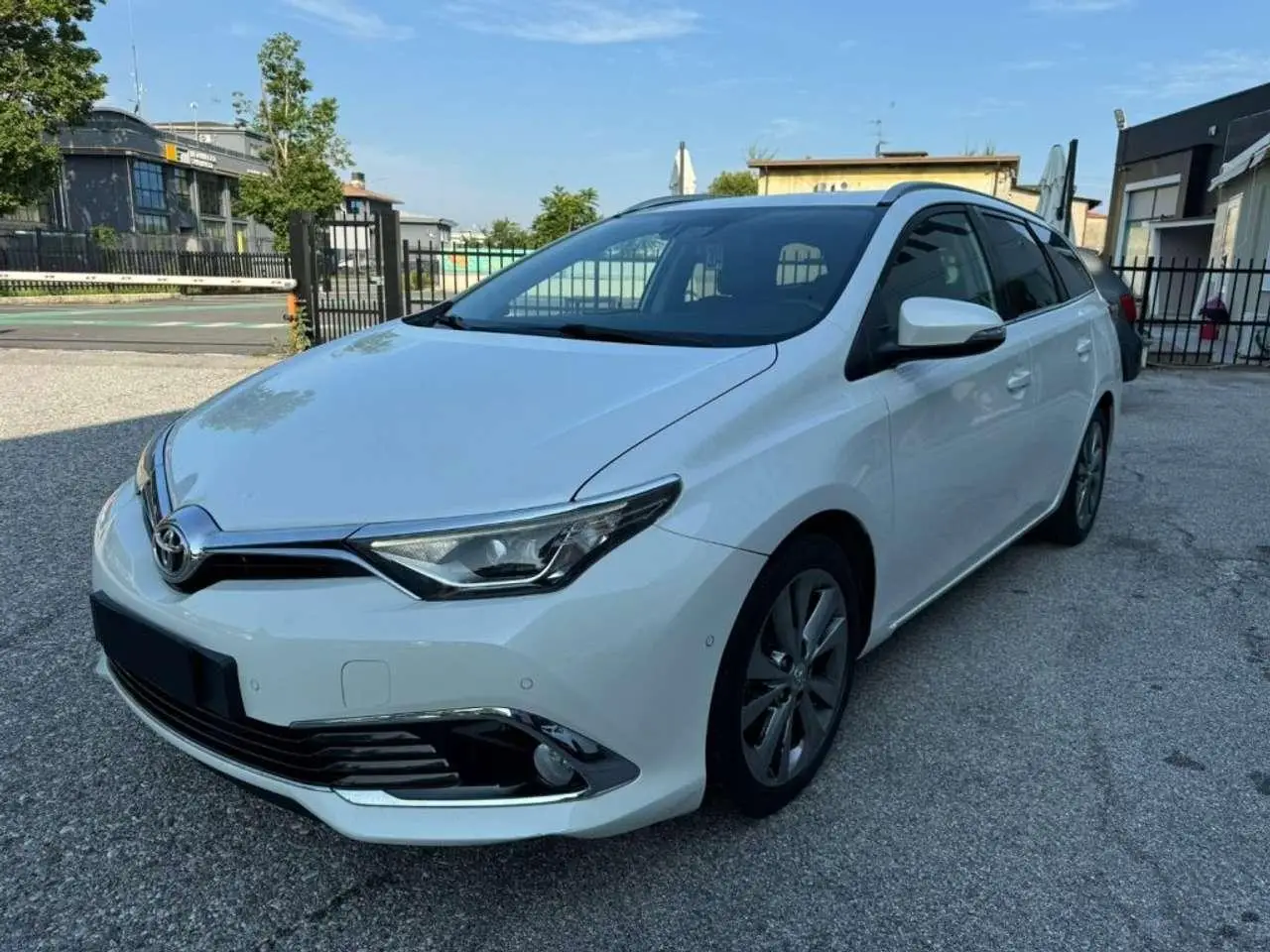 Photo 1 : Toyota Auris 2016 Diesel