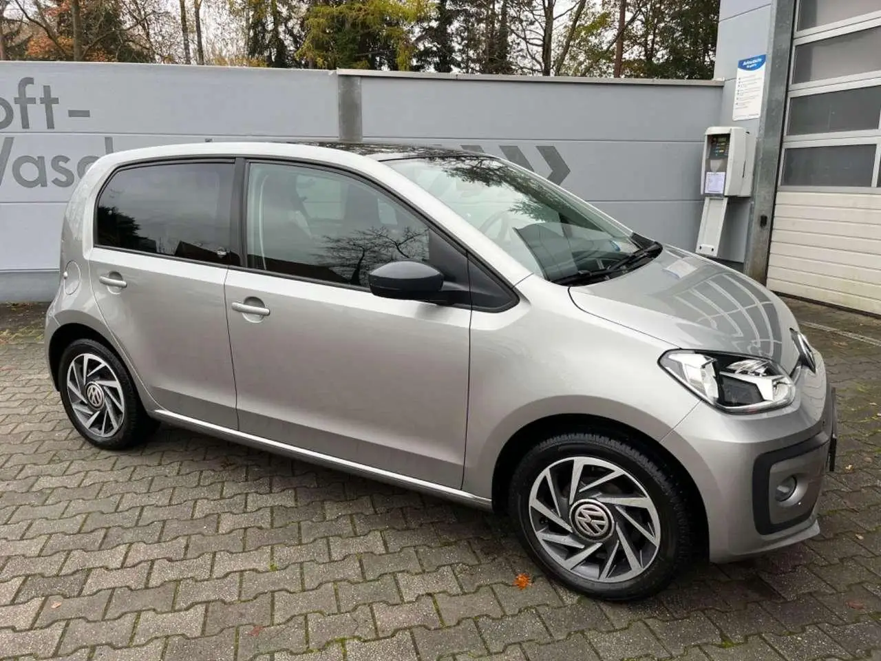 Photo 1 : Volkswagen Up! 2017 Petrol