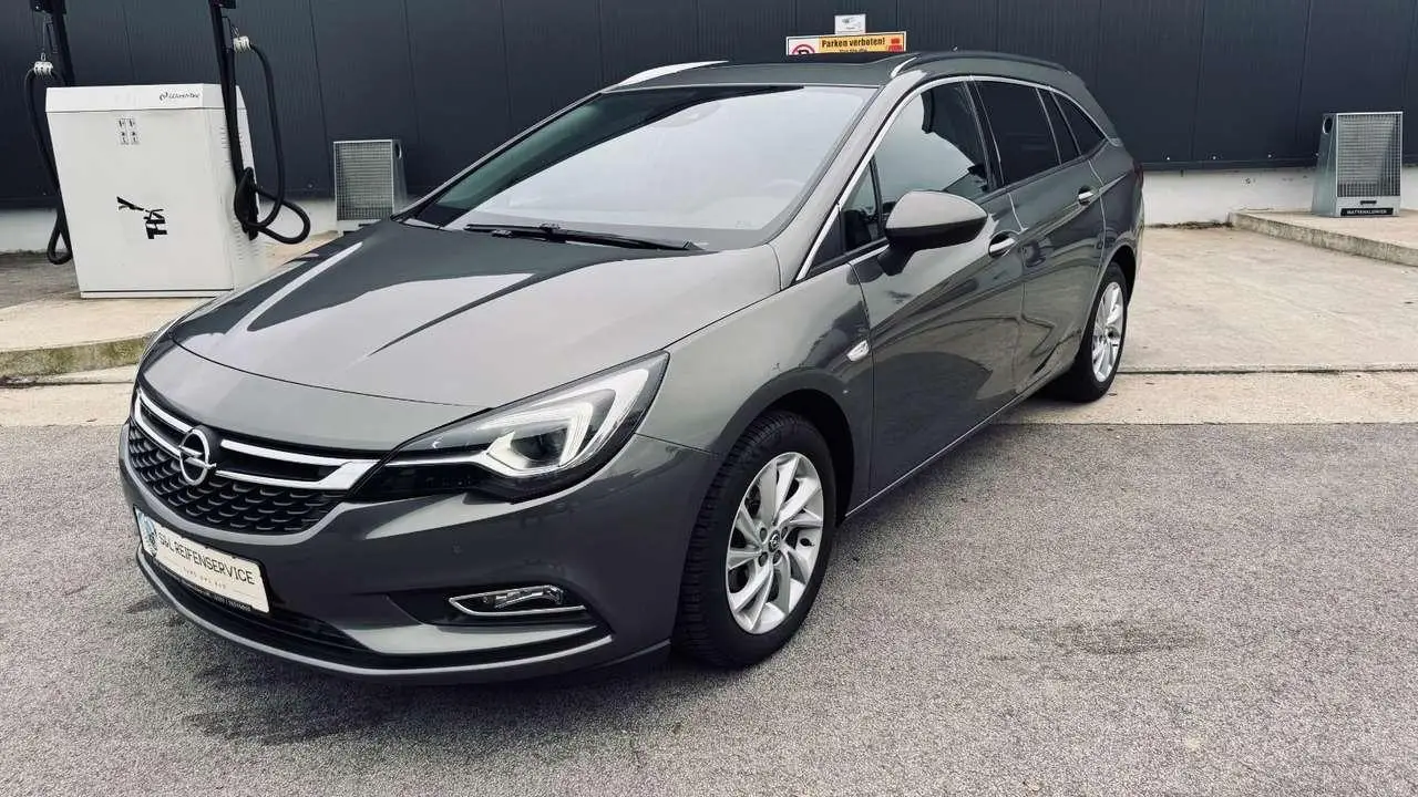 Photo 1 : Opel Astra 2019 Essence