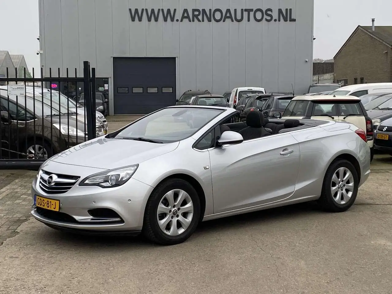 Photo 1 : Opel Cascada 2016 Essence