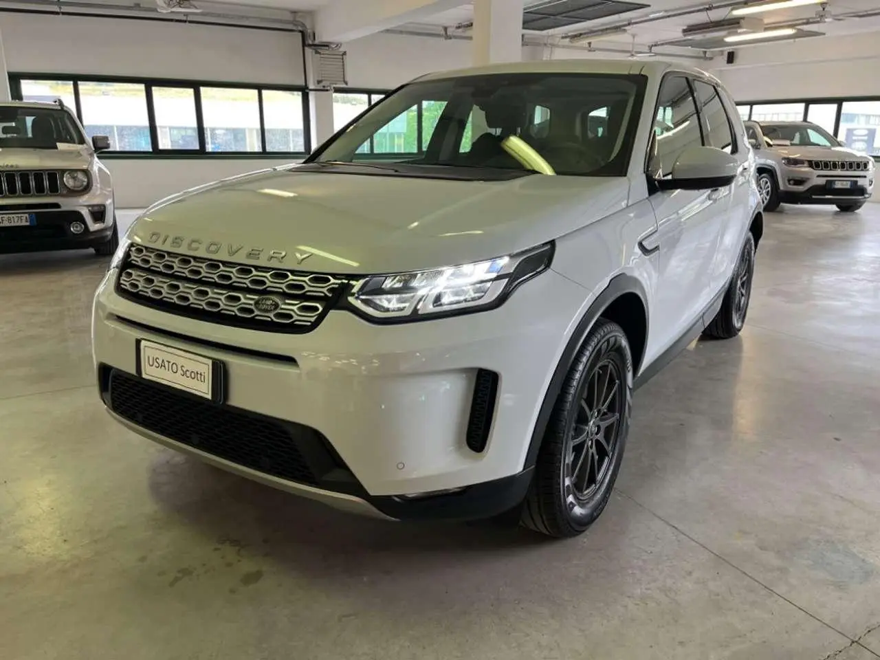 Photo 1 : Land Rover Discovery 2019 Hybrid