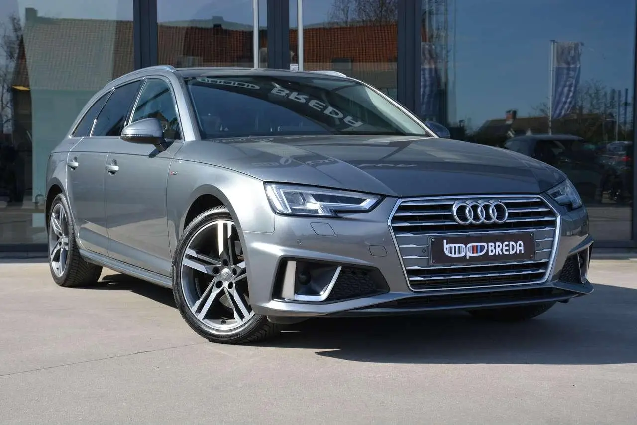 Photo 1 : Audi A4 2019 Petrol