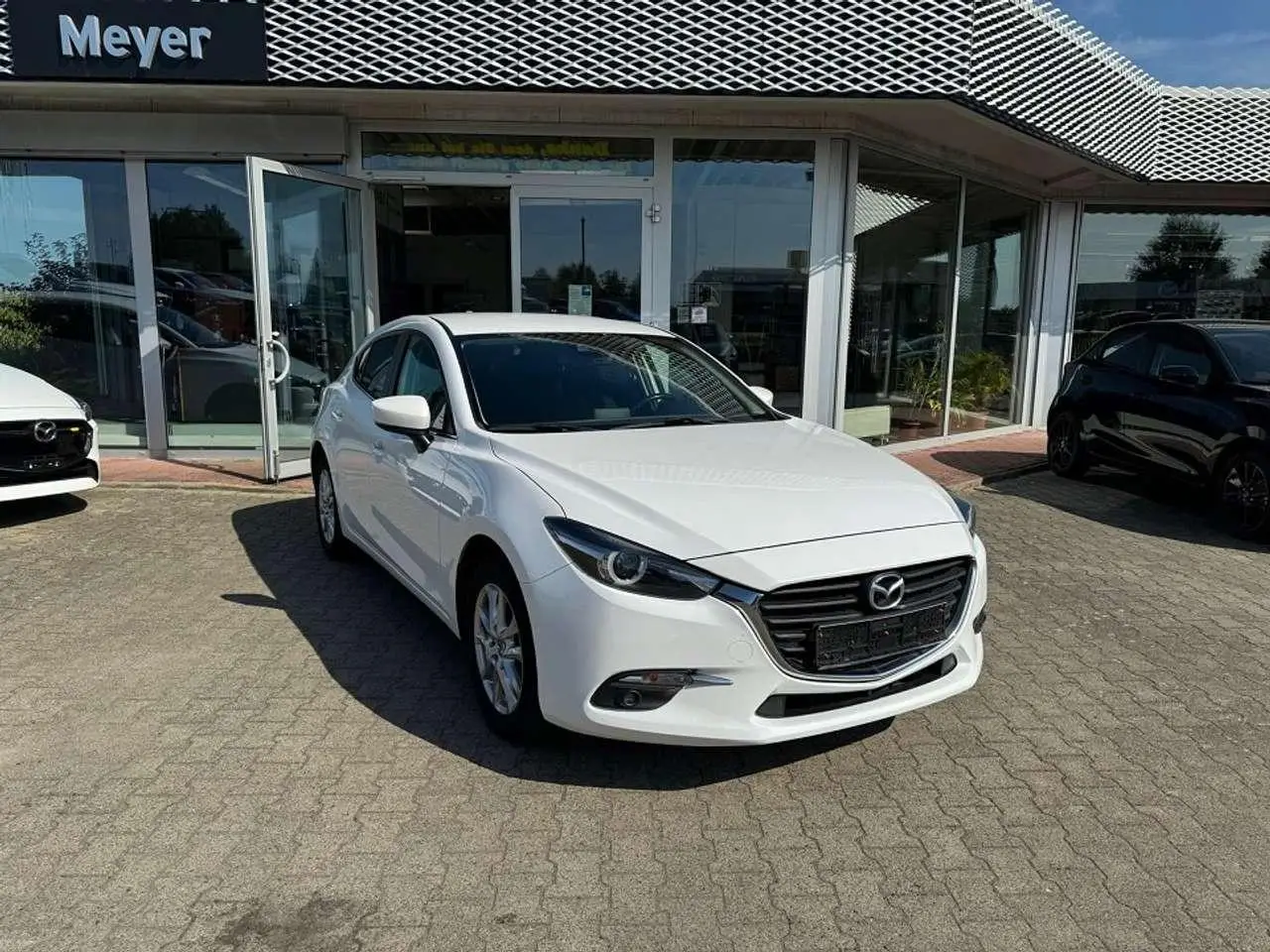 Photo 1 : Mazda 3 2018 Petrol