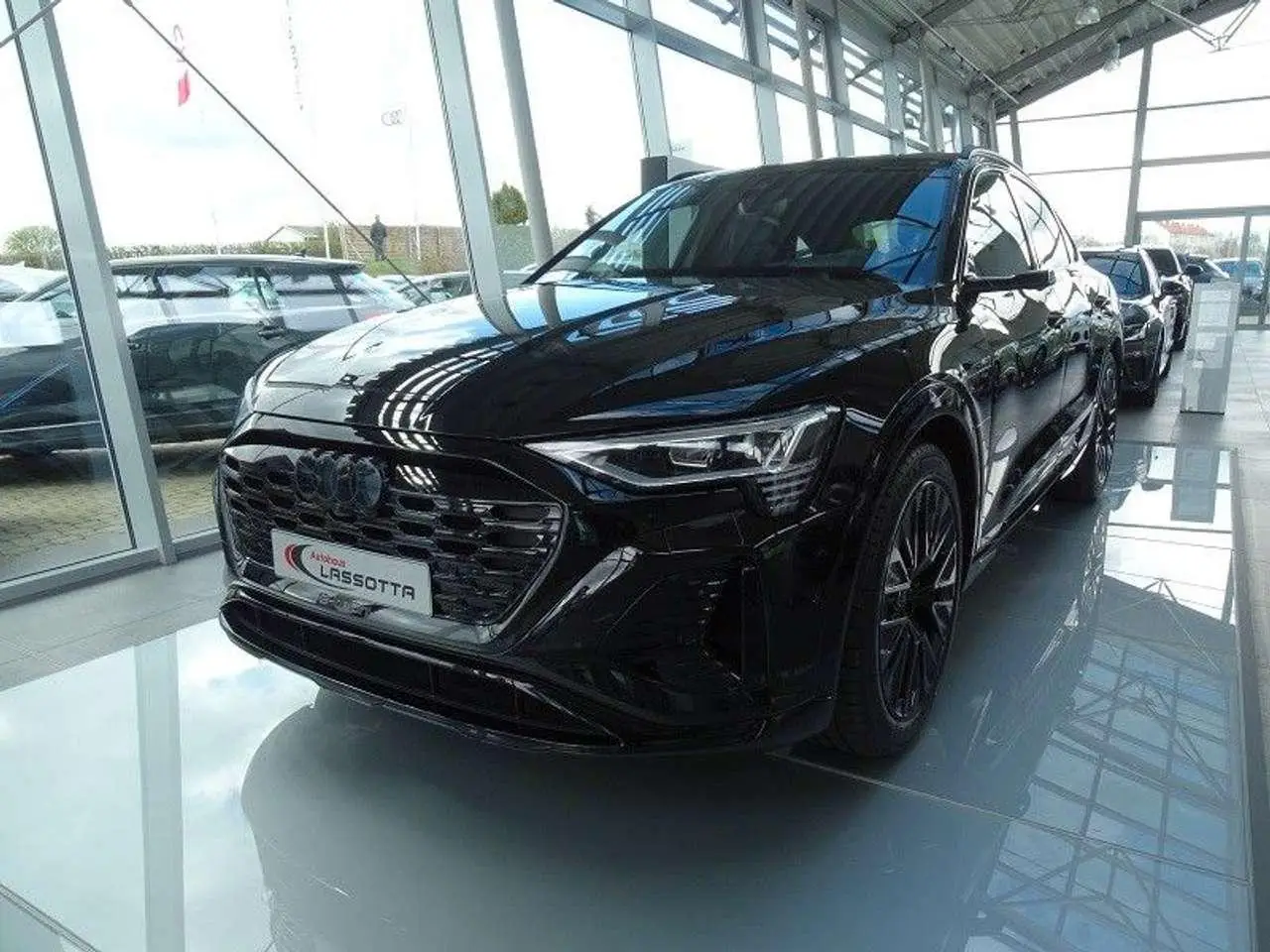 Photo 1 : Audi Q8 2024 Électrique