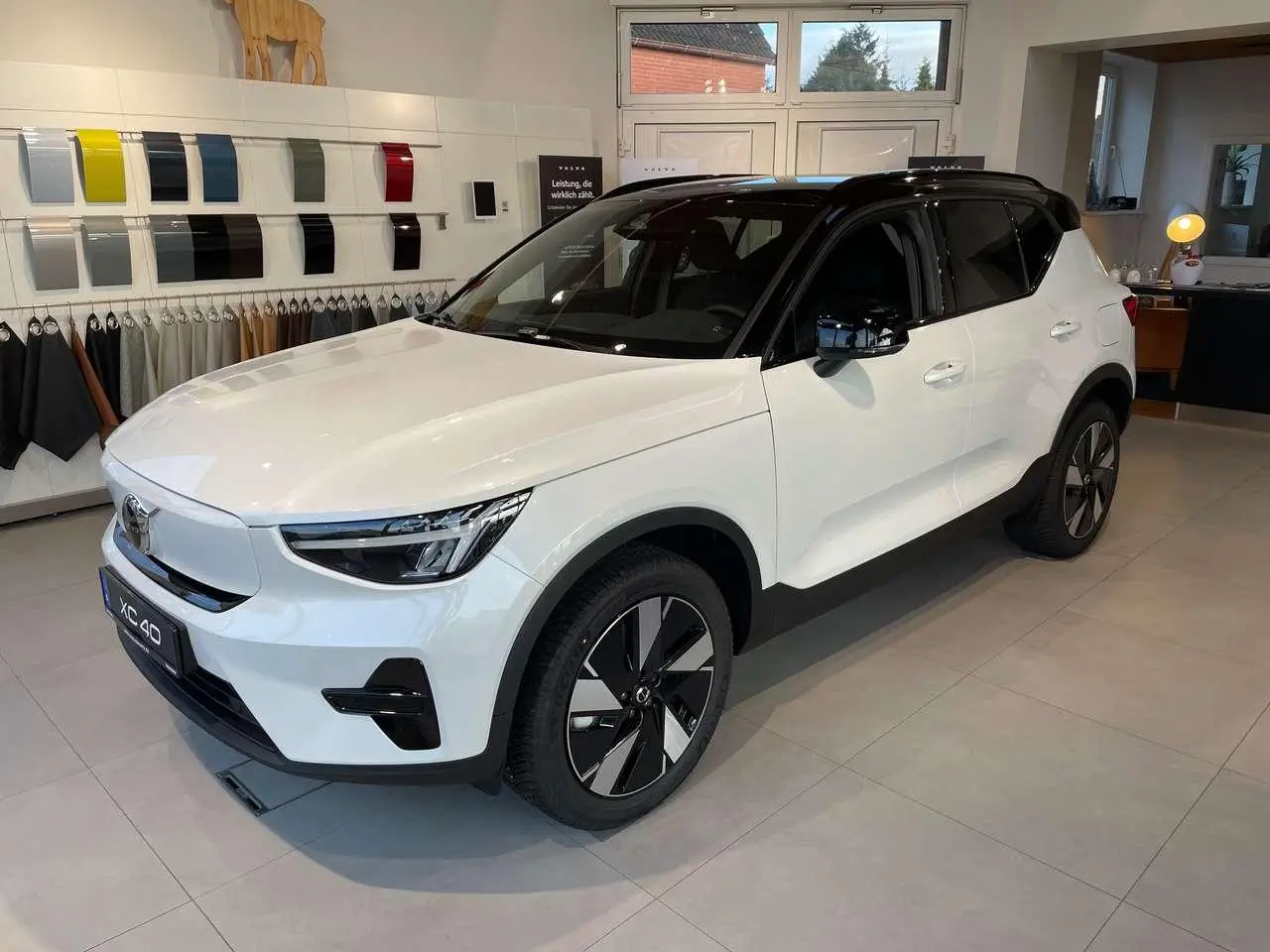 Photo 1 : Volvo Xc40 2023 Electric