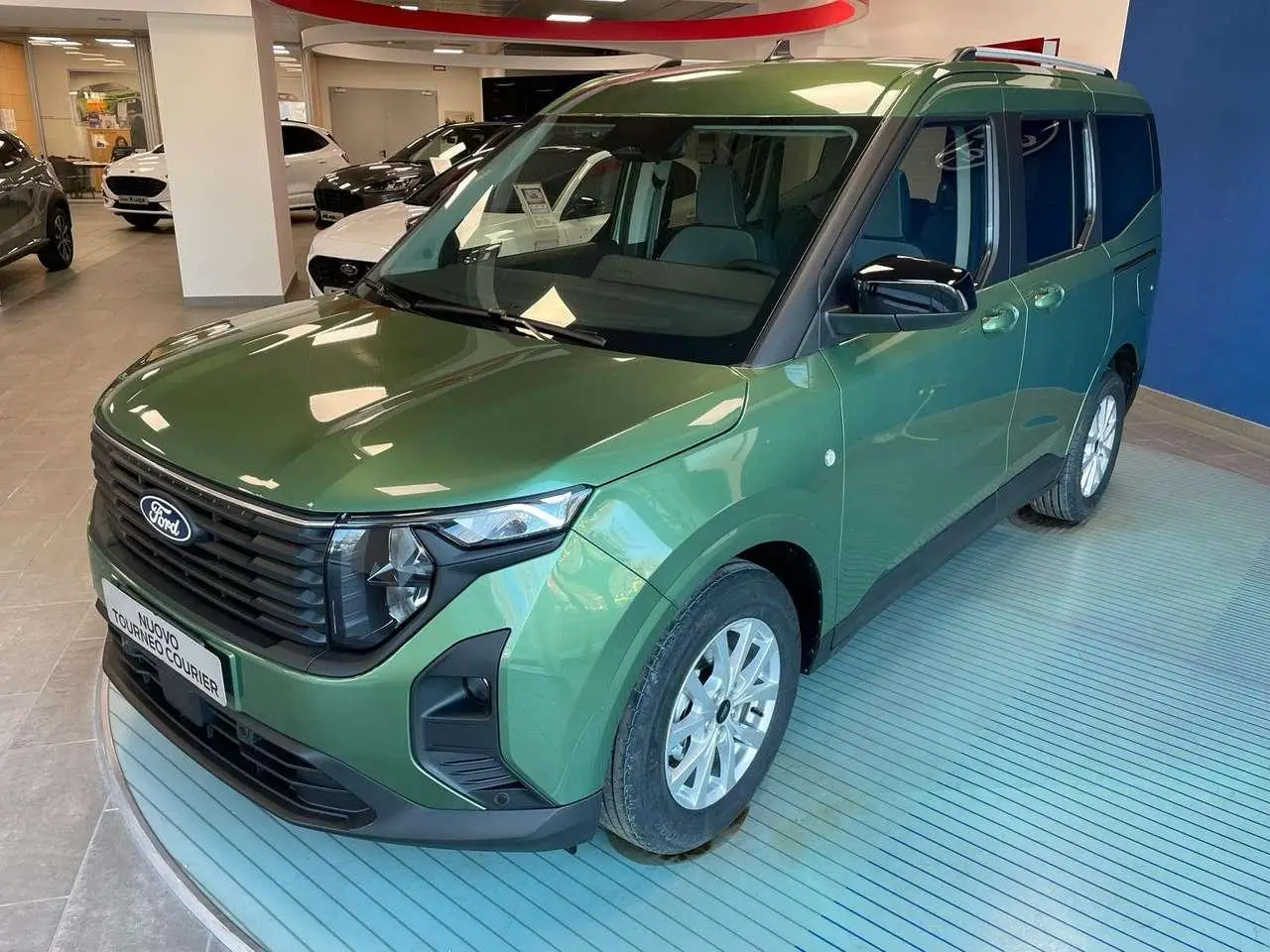 Photo 1 : Ford Tourneo 2024 Essence