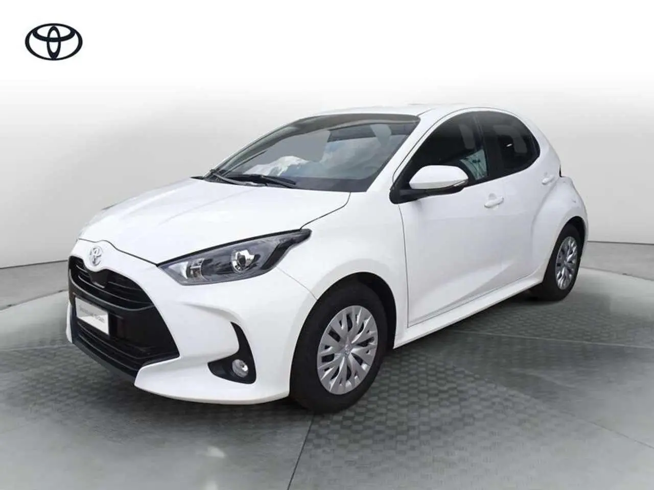 Photo 1 : Toyota Yaris 2023 Petrol