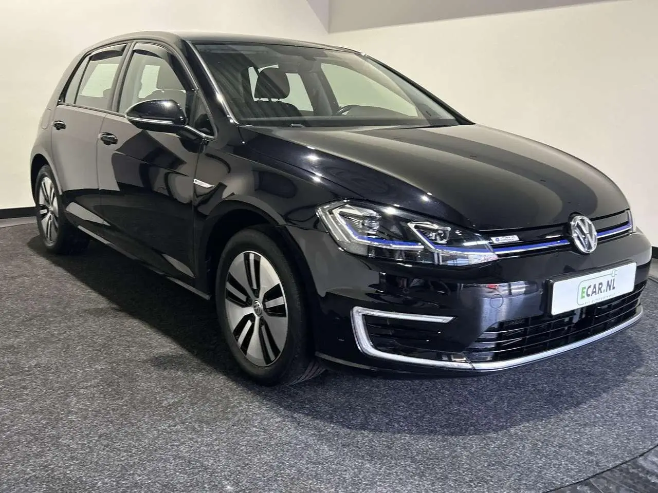 Photo 1 : Volkswagen Golf 2019 Électrique