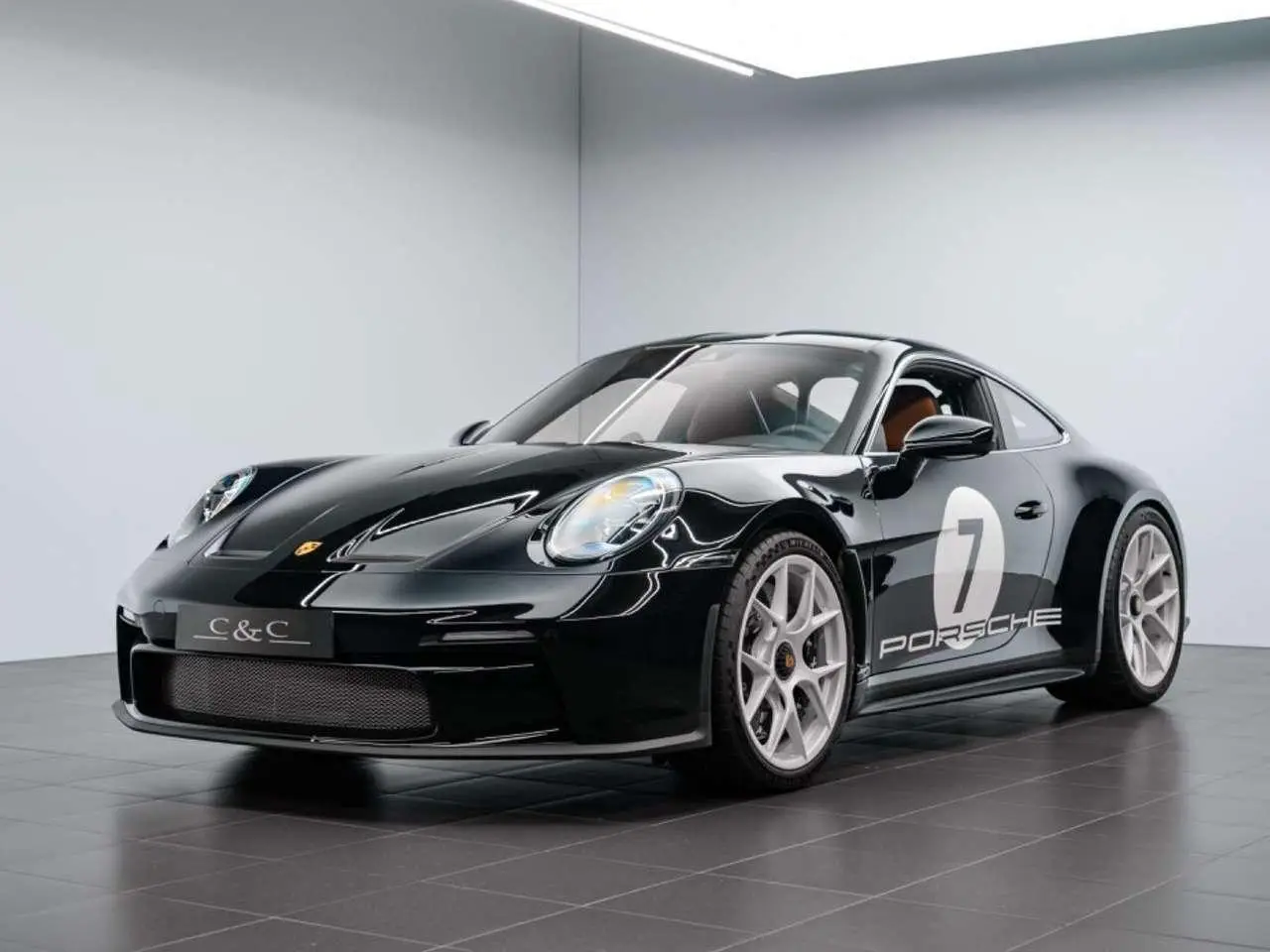 Photo 1 : Porsche 992 2024 Essence