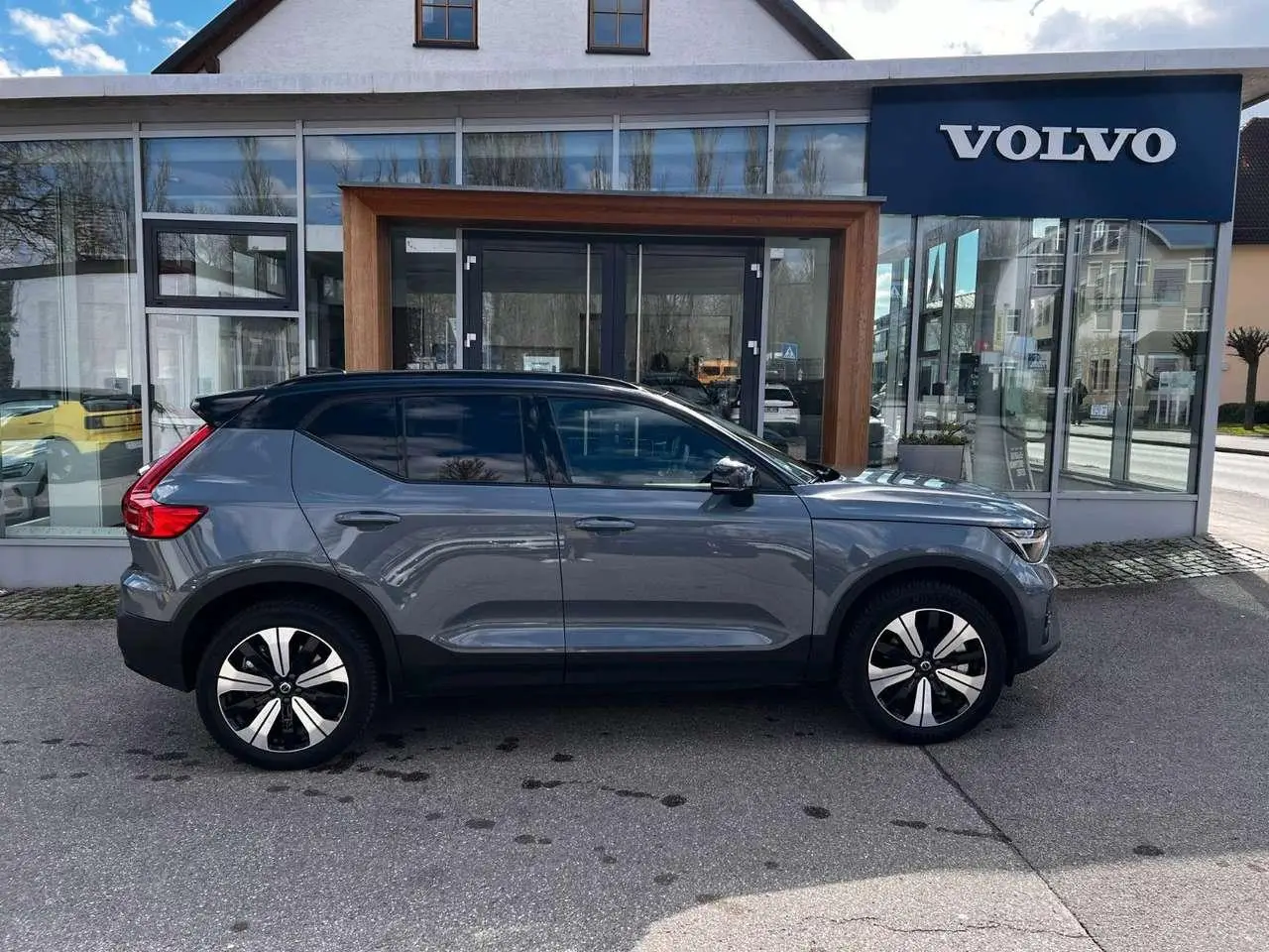 Photo 1 : Volvo Xc40 2023 Electric